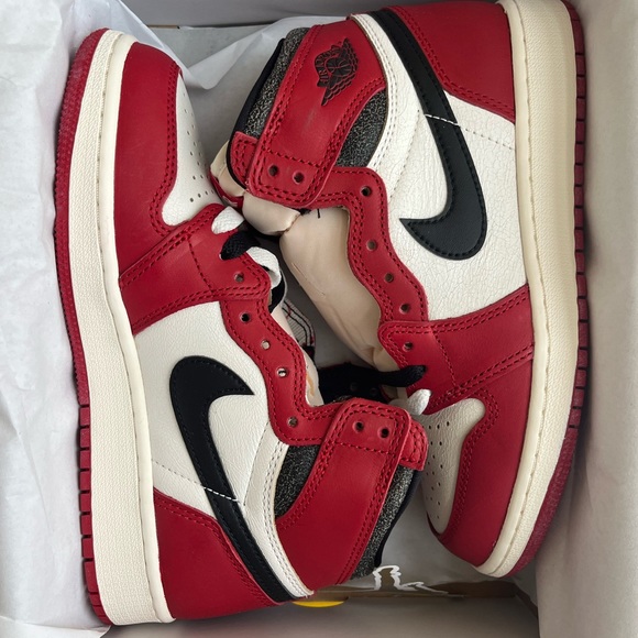 Air Jordan 1 Retro High OG - “Chicago Lost and Found” BRAND NEW